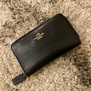 Coach Black Leather Medium Zip Around Wallet